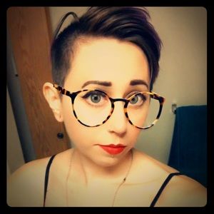 Meet Your Posher, Stefanie!
